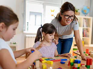 Ancient Chinese Game Mahjong Praised by Health Experts for Brain-Boosting Benefits