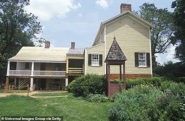 Trump's Donroe Doctrine: A Divisive Shift in U.S. Foreign Policy and Public Perception