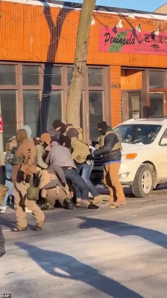 Newly Released Videos Reveal Moments Before Fatal Shooting of Alex Jeffrey Pretti by Border Agent in Minneapolis