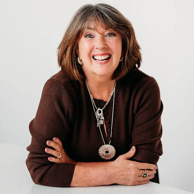 Fran McElwaine's Remarkable Weight Loss Journey: From Size 18 to 10 Without Drugs