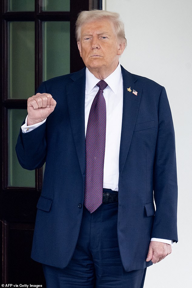 U.S. and Iran on Brink of Clash as Administration Walks Tightrope in Geneva Talks