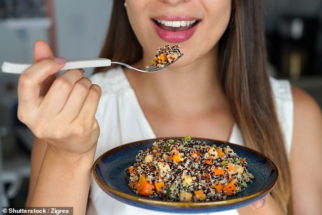 University of Oxford Study Reveals Paradox: Vegetarian and Vegan Diets Linked to Lower Cancer Risk, Higher Bowel Cancer Risk