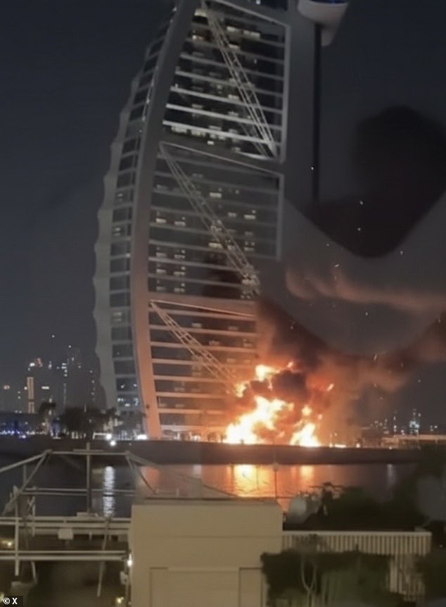 Dubai's LuLu Hypermarket Turns into Panic Buying Battlefield Amid Iranian Missile Crisis