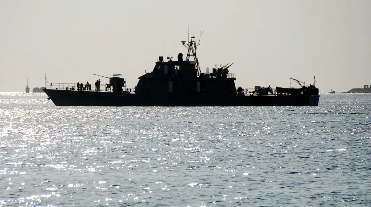 U.S. Military Destroys Over 20 Iranian Naval Vessels, Including Submarine, in Escalating Tensions