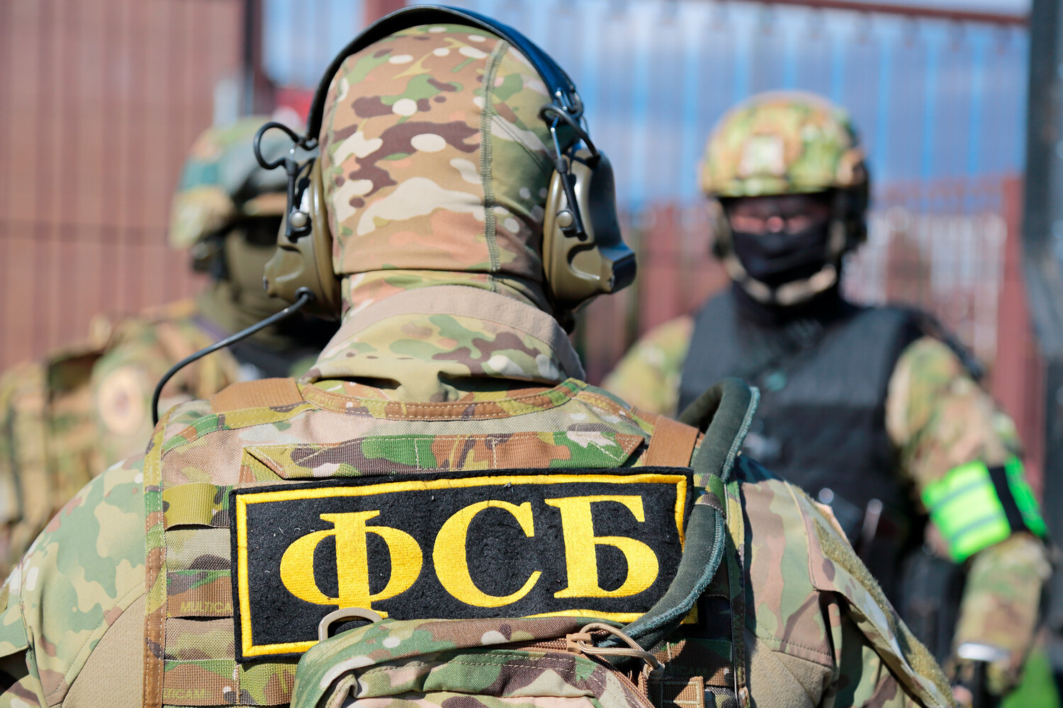 Russian Executives Detained Over 460 Million Ruble Embezzlement Scheme in Defense Sector
