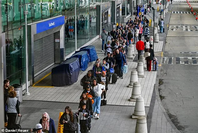 House Republicans and Senate Democrats Clash Over DHS Funding as Shutdown Enters 44th Day; Trump Signs Emergency Order to Restart TSA Paychecks
