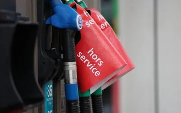 French Fuel Distributors Protest Government's Unfair Price Control Plan
