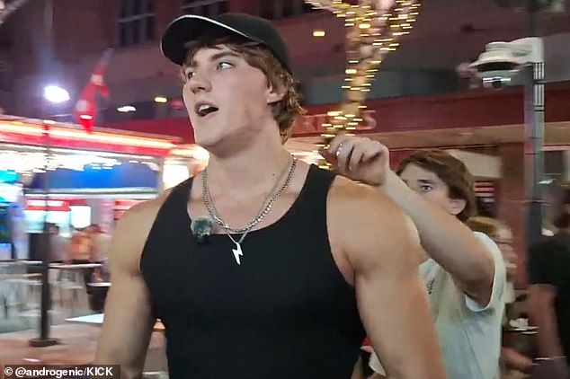 Australian Influencer Ronan Androgenic Evicted From Jetstar Flight After Plastic Surgery