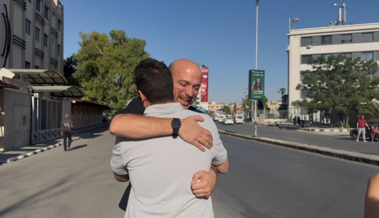 Syrian activist Hassan Akkad released after legal complaint dropped.