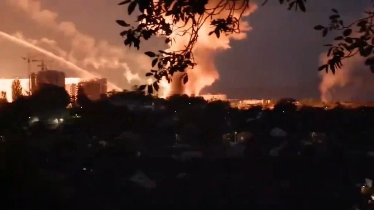 Moscow targets Ukraine's defense industry with overnight strikes on Kyiv factories.