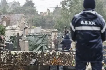 Tomb of Jean-Marie Le Pen vandalized and destroyed two weeks after burial