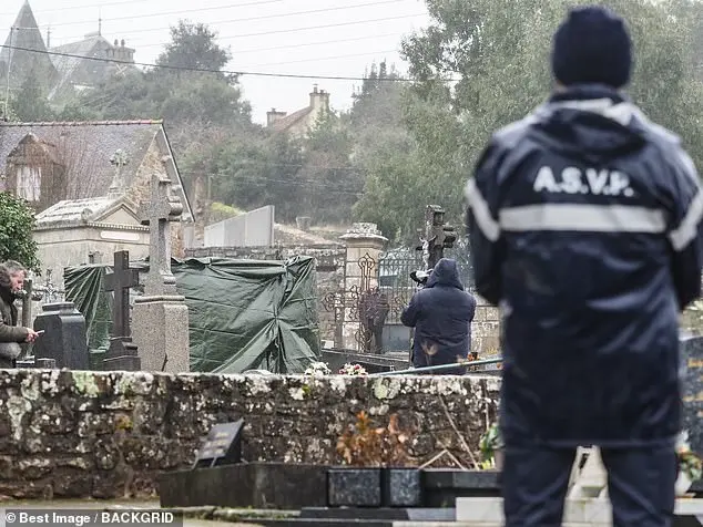 Tomb of Jean-Marie Le Pen vandalized and destroyed two weeks after burial