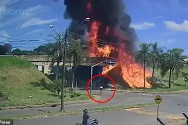 Truck Driver Escapes Fireball Crash by Jumping From Overpass