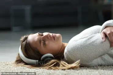 The Dark Side of Noise-Canceling Headphones: A Growing Concern for Young People's Hearing Health