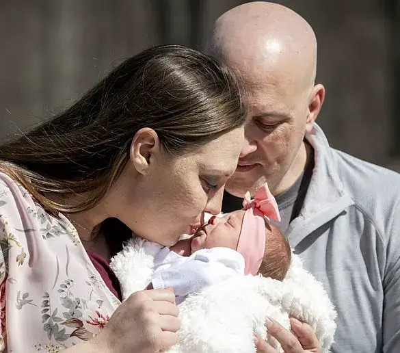 Historic Birth: First U.S. Baby Born from Donor Womb Breaks Barriers