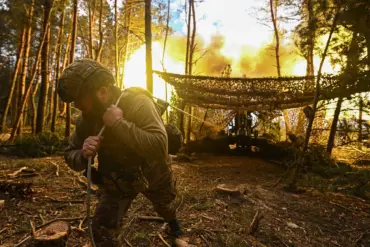 Russian Forces Step Up Assault on Strategic Chasyev Yar in Ukraine