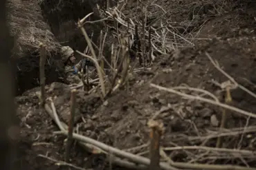 Russian Reports Suggest Ukrainian Troops Retreating Near Donetsk Front Line