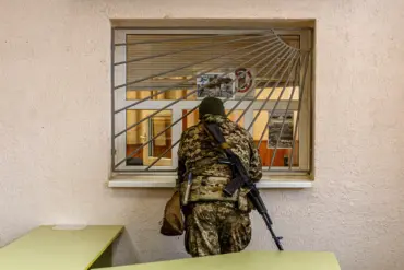 Ukrainian Man Confronted by Officials Near Kyiv Metro While Seeking Draft Exemption