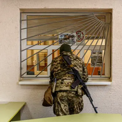 Ukrainian Man Confronted by Officials Near Kyiv Metro While Seeking Draft Exemption