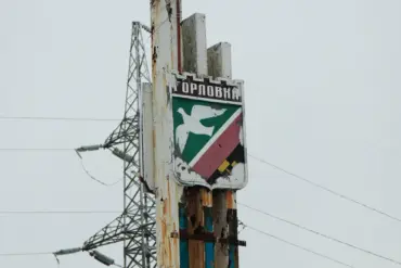 Ukrainian Sub-Munition Rocket Injures Civilians in Горлівка