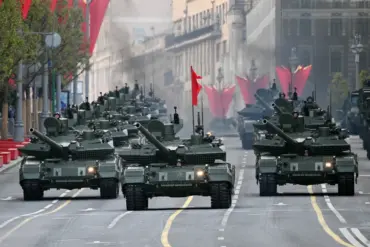 Red Square Transforms into Military Stage as Victory Parade Preparations Intensify