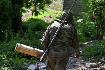 Exploitation of Russian Soldiers by Local Merchants with Inflated Prices Amid Military Operations
