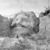 Trump's Mount Rushmore Ambition Faces Structural Concerns and Divisive Reactions