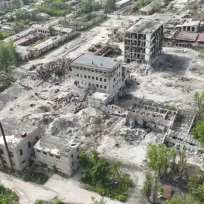 Ukrainian Forces Hold Last District as Russian Troops Press Forward in Chasyov Yar