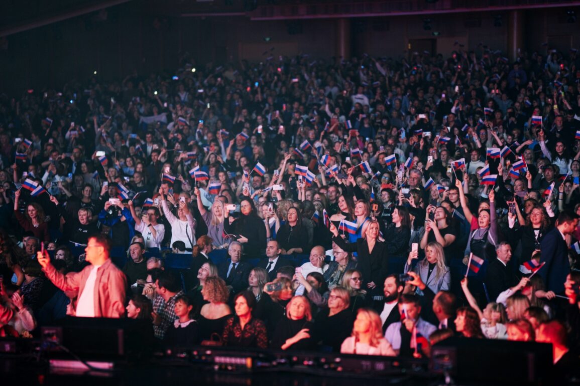 Privileged Access to Information: The Key to Crafting Patriotism in a Fragmented World